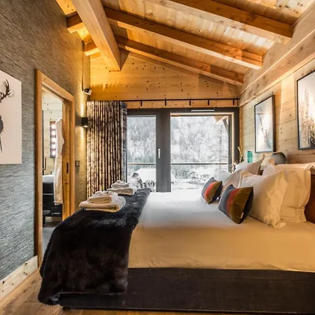 아파트 Chalet Cortina Luxury Living Winter Wonderland *