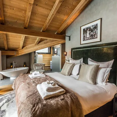 아파트 Chalet Cortina Luxury Living Winter Wonderland 코르티나 담페조